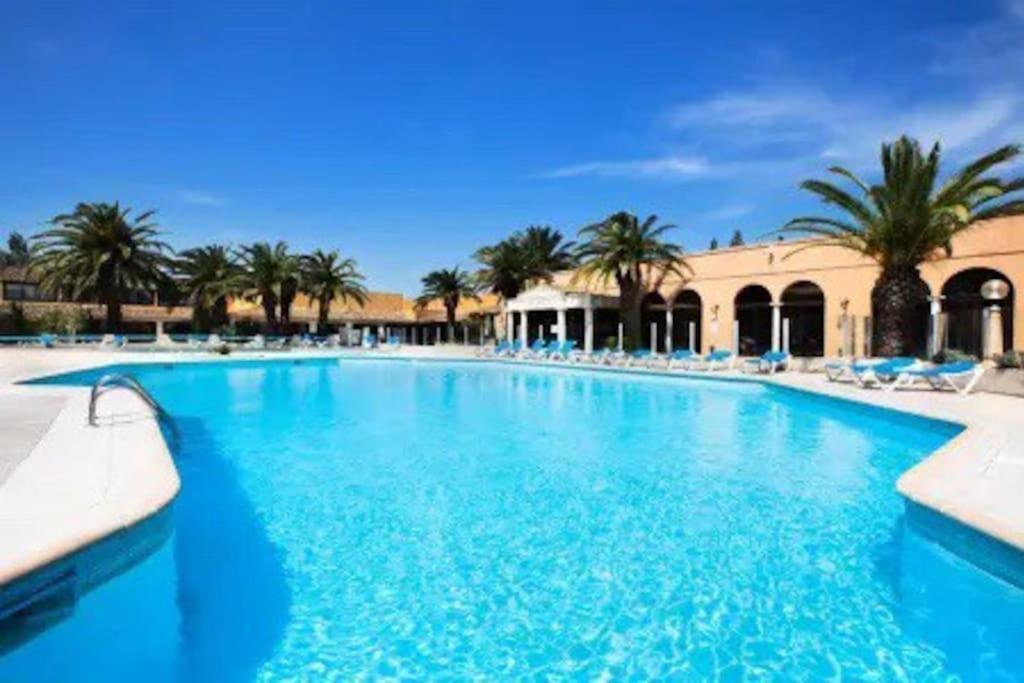 Appartement Residence Vacances Amandier Арль Екстер'єр фото