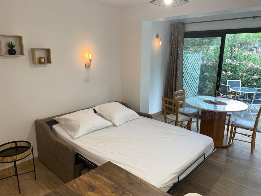 Appartement Residence Vacances Amandier Арль Екстер'єр фото