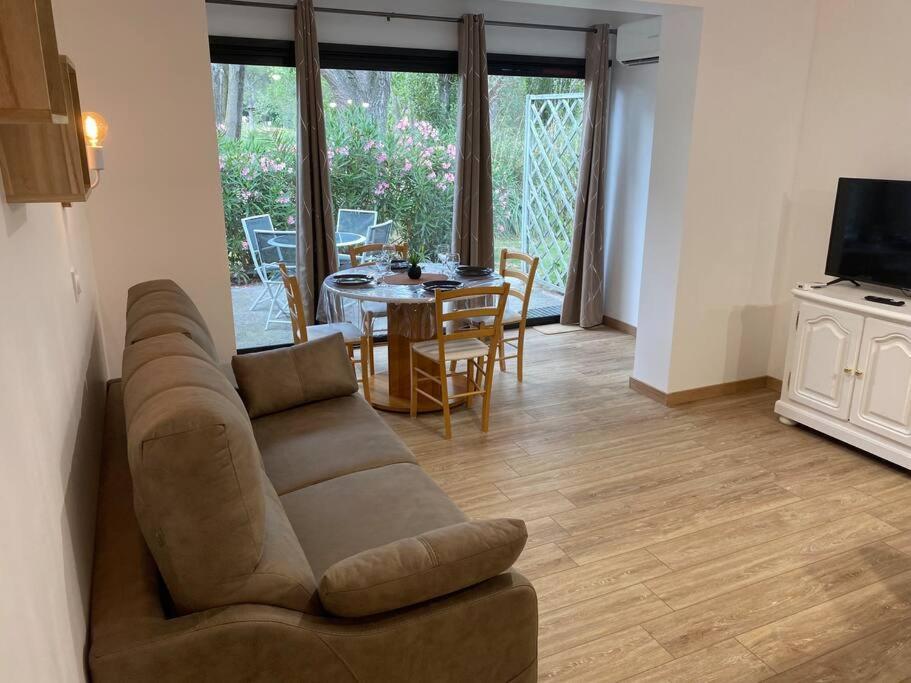 Appartement Residence Vacances Amandier Арль Екстер'єр фото