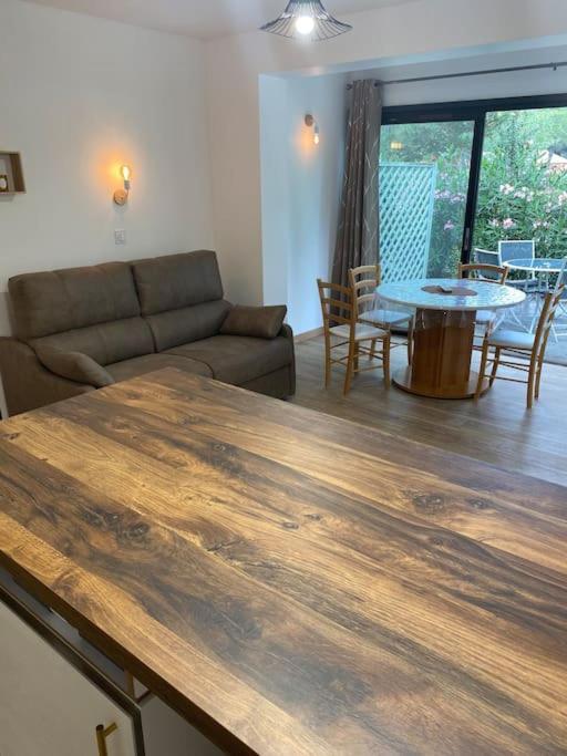 Appartement Residence Vacances Amandier Арль Екстер'єр фото